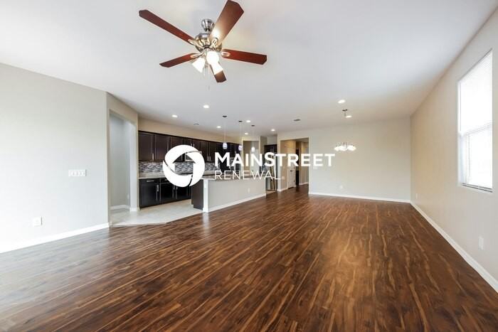 7237 W Wood St - Photo 3 of 15