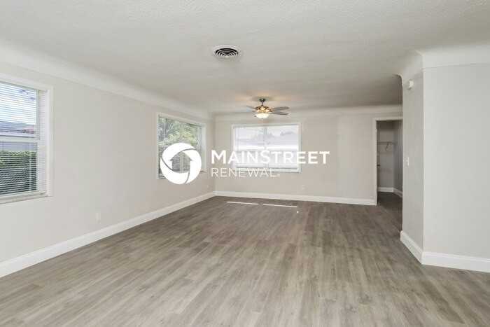 1710 Jordan Dr - Photo 3 of 15