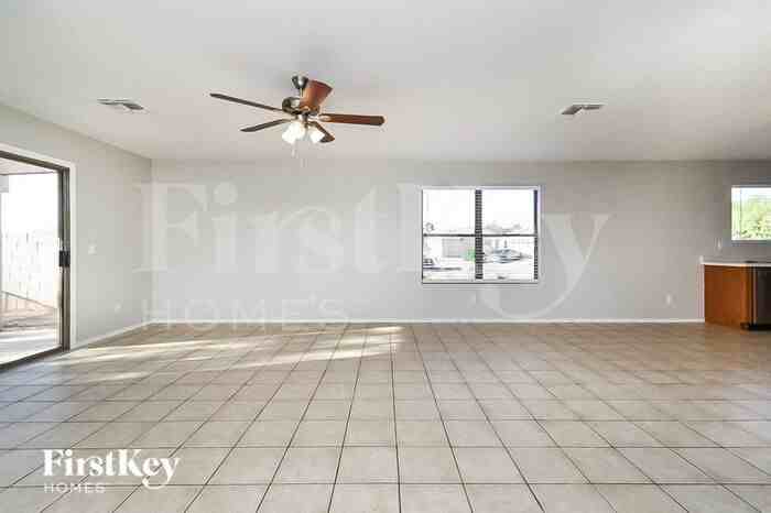 8780 E Green Branch Ln - Photo 3 of 18