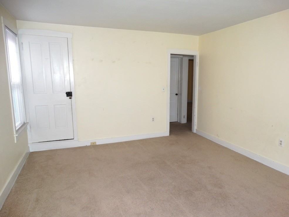 30 N State St - Photo 3 of 11