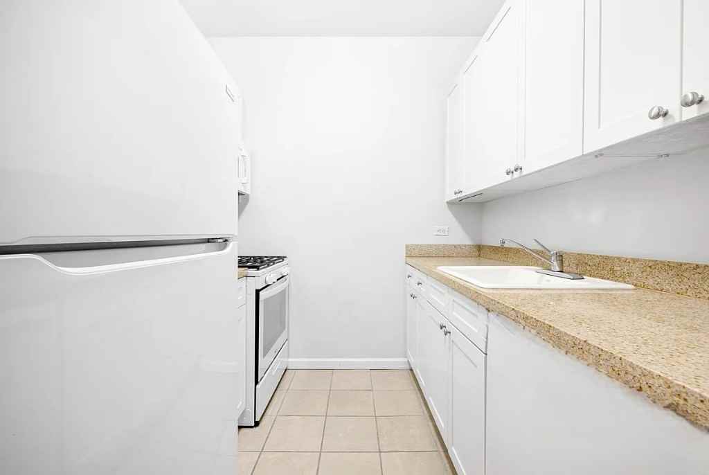 Park Row #14J - Photo 3 of 14