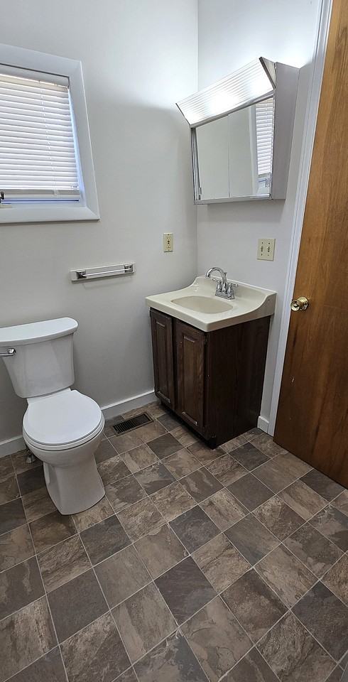 40 GROVE STREET - Photo 3 of 11