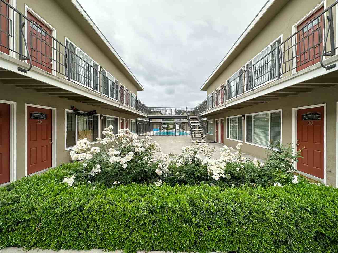 6446 Lexington Avenue - Photo 3 of 35