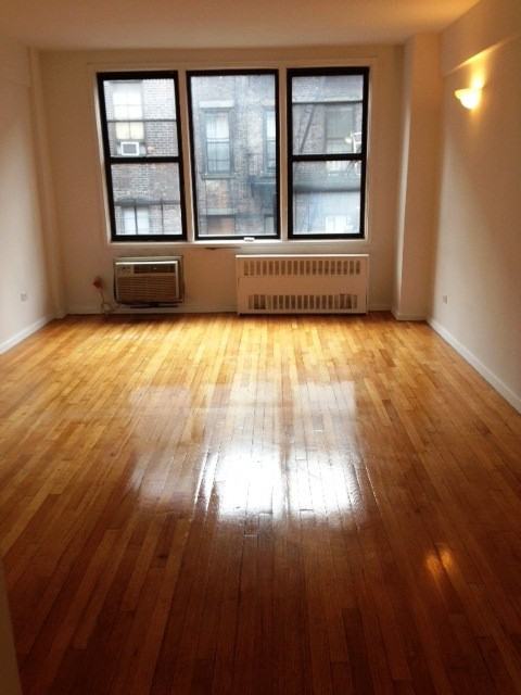 220 E 26th St #3N