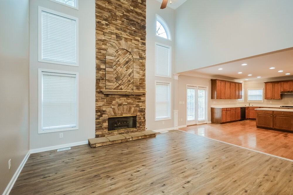 2408 Hyde Park Ct - Photo 4 of 17