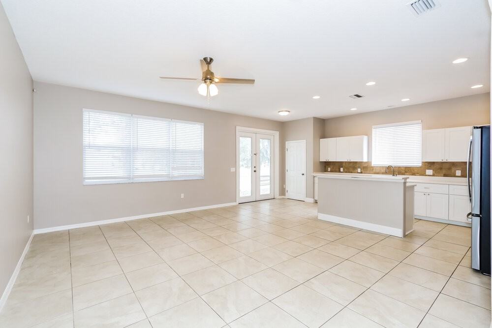 2703 Redwood St - Photo 3 of 16