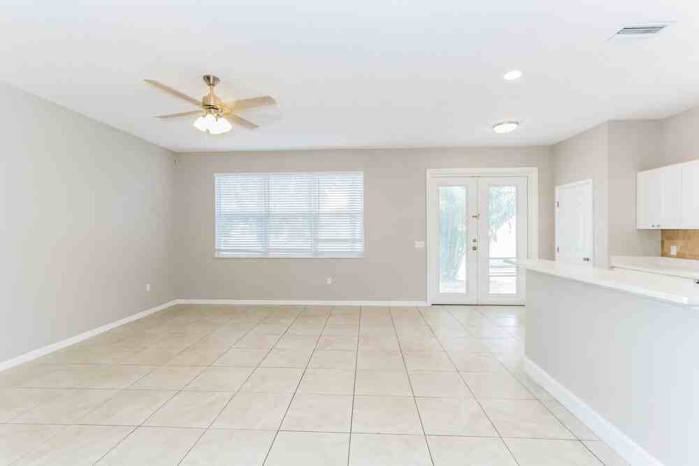 2703 Redwood St - Photo 4 of 16
