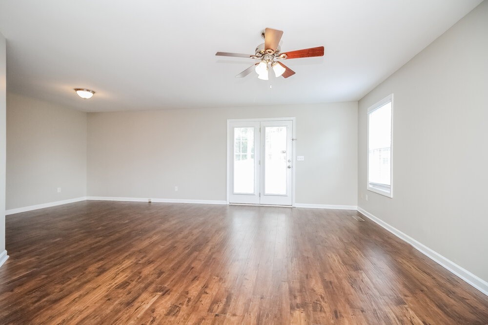2900 Hearthside Dr - Photo 4 of 16