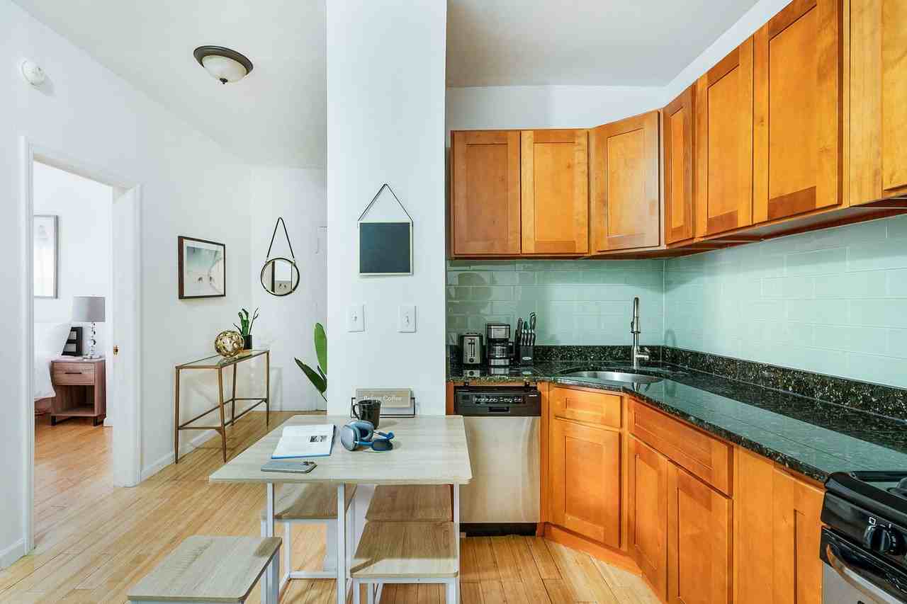 122 E 102nd St #1021896P - Photo 5 of 19