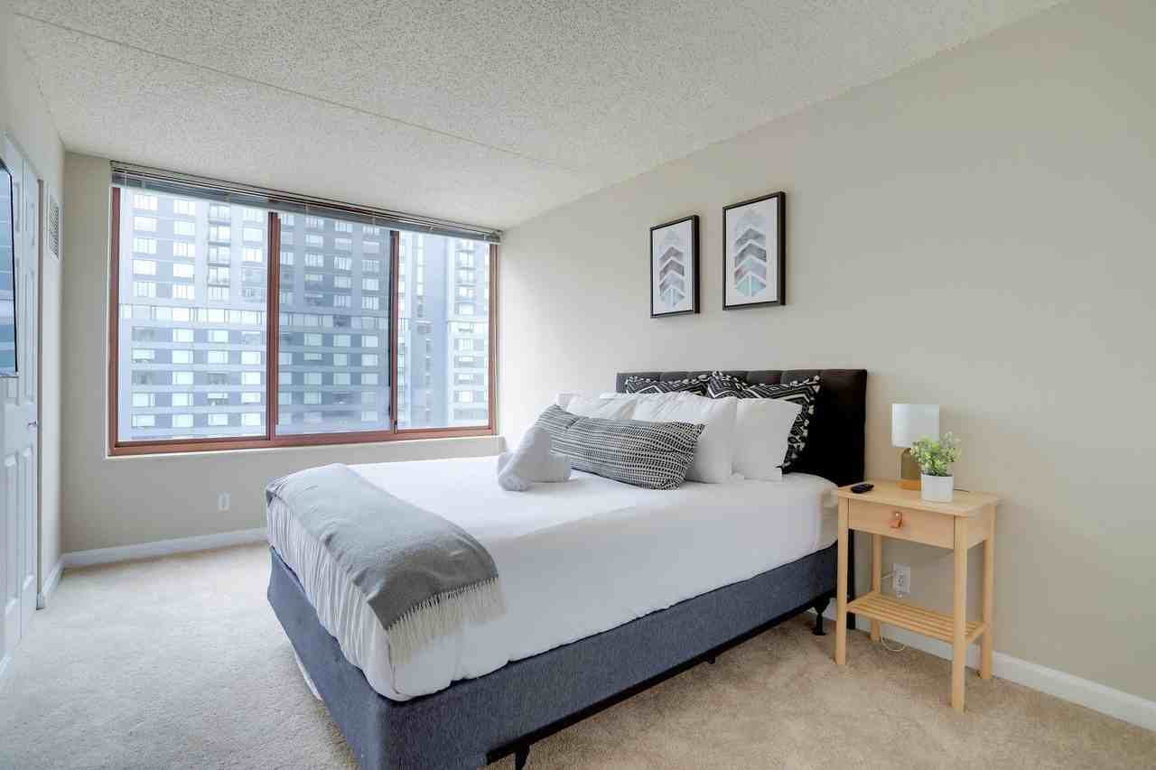 401 12th Street South - Photo 3 of 111