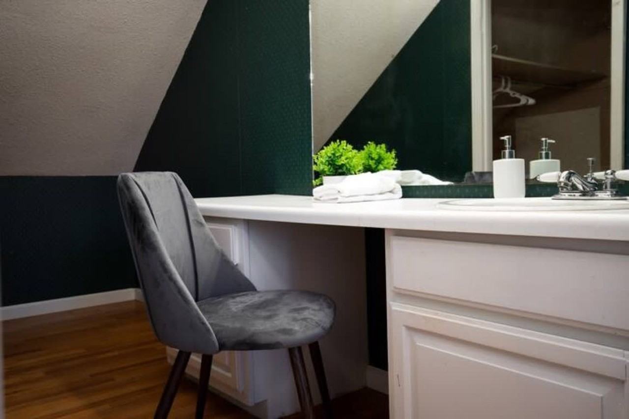 3309 Hillcrest Ln #1043908P - Photo 4 of 48