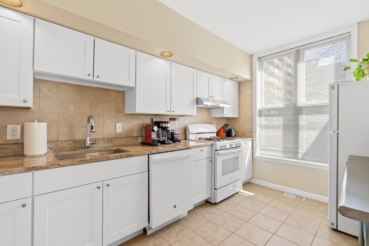 800 G St Ne #1047366P - Photo 5 of 15