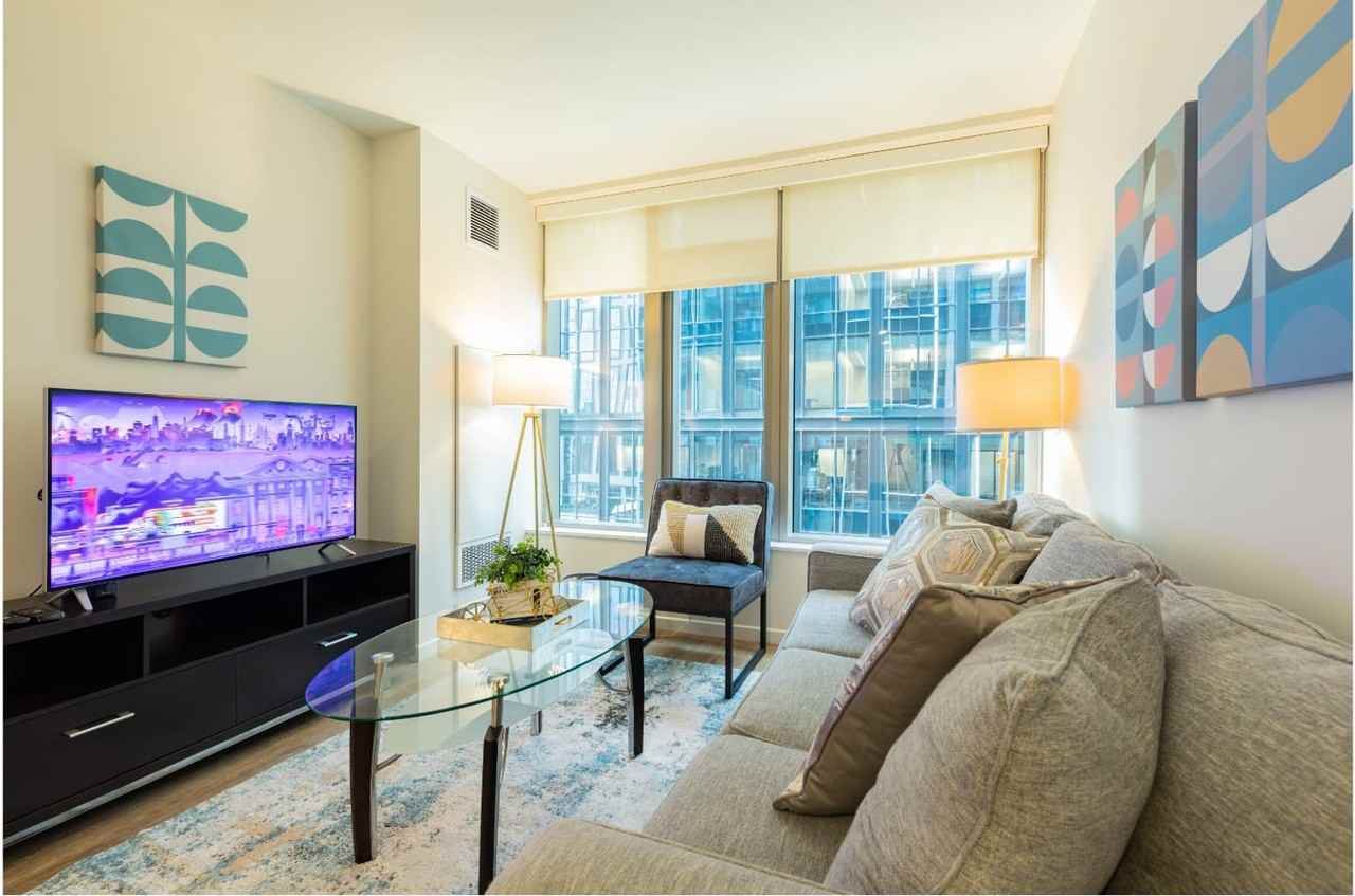 131 Seaport Blvd #1050358P - Photo 3 of 24