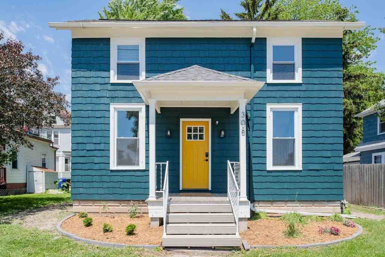 308 East Franklin Street #1061646P - Photo 2 of 10