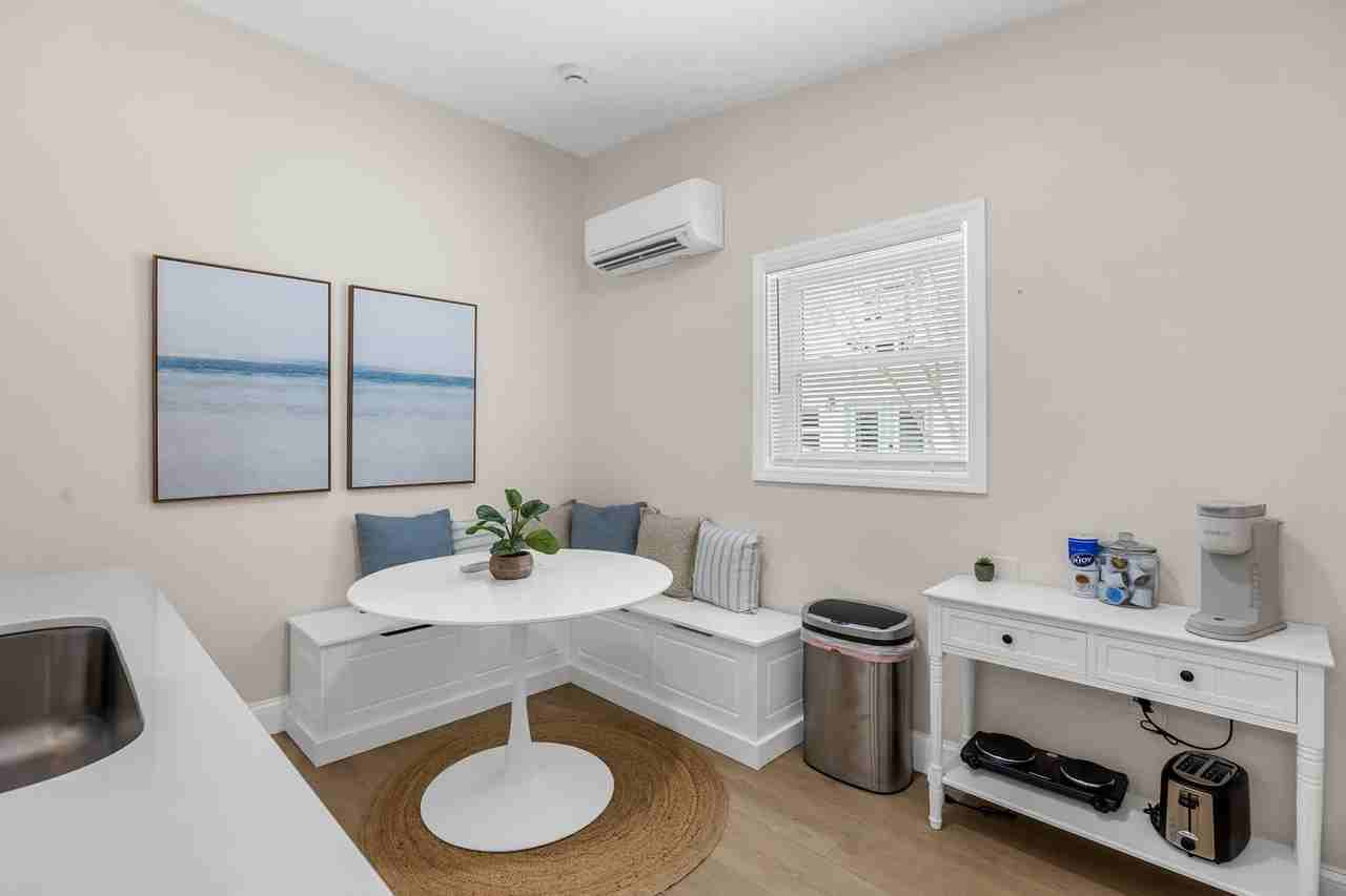 637 South Orlando Avenue - Photo 4 of 46