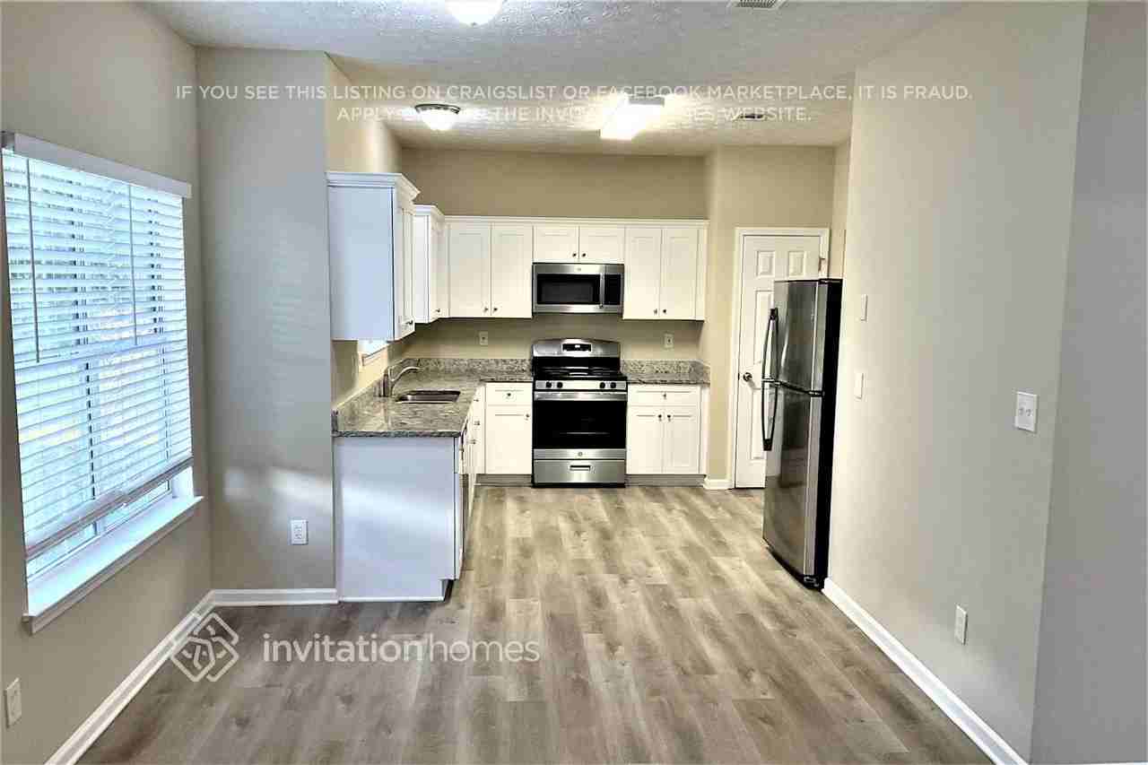 958 Ashton Oak Cir - Photo 4 of 17