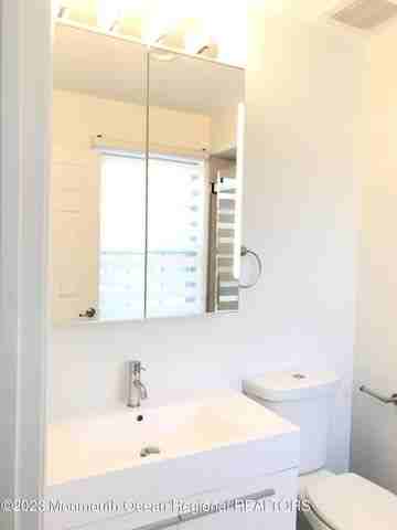 35 Winchester Court - Photo 3 of 6