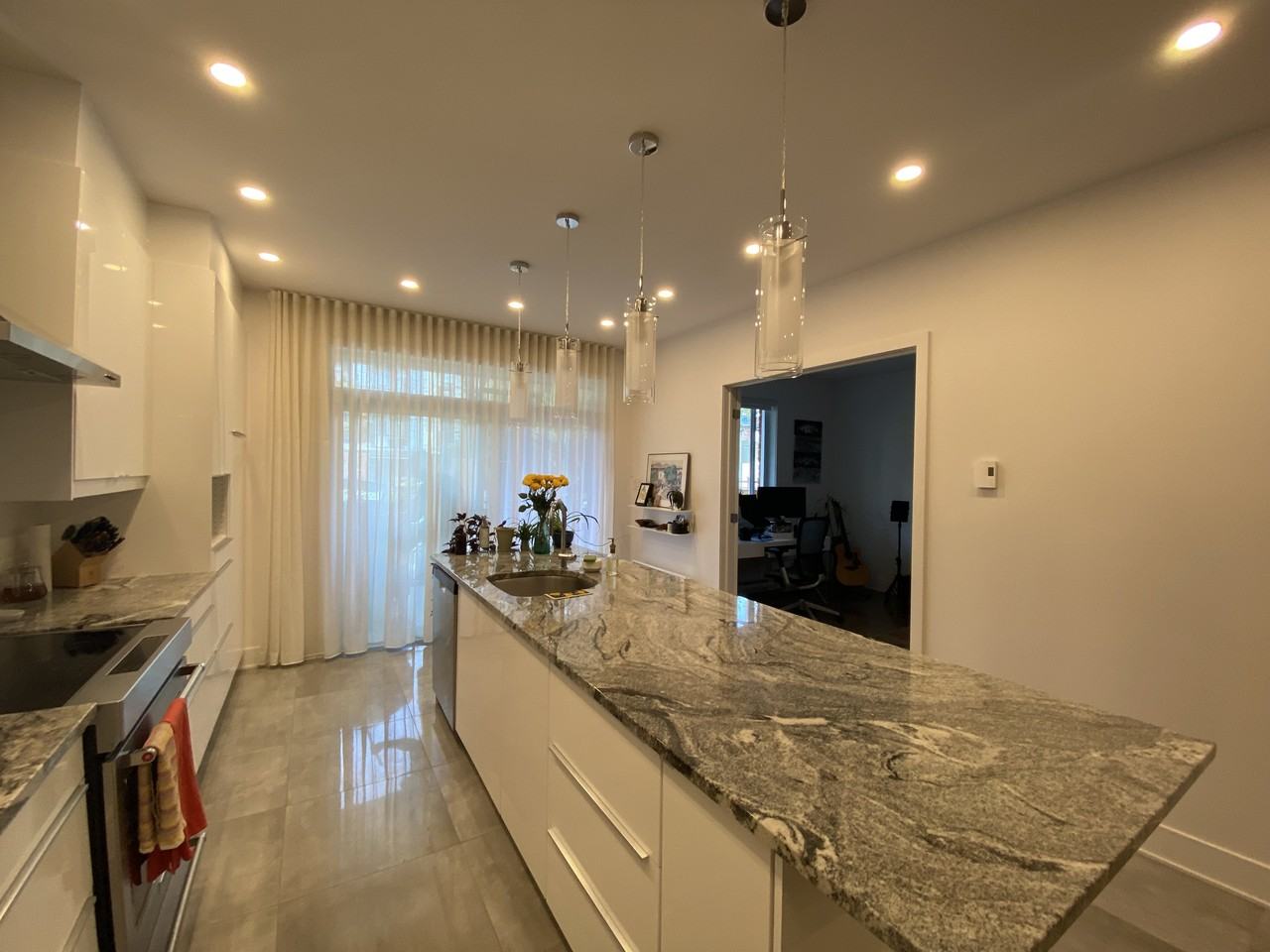 7241 Rue Boyer - Photo 2 of 22