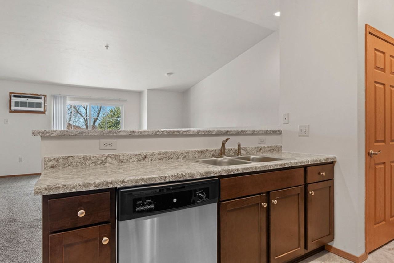 228 Baker Blvd - Photo 5 of 49