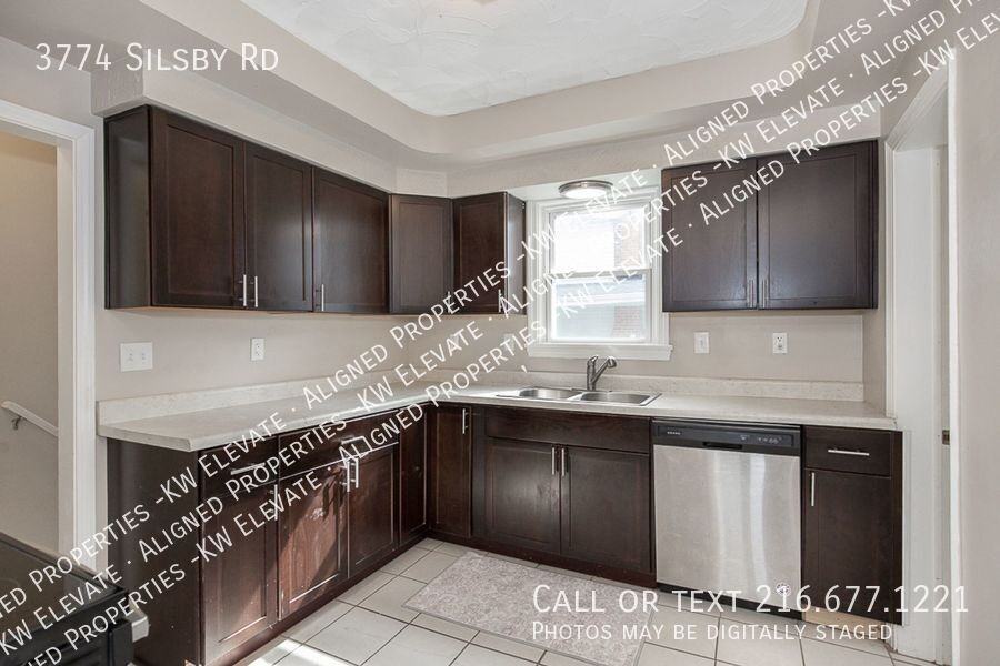 3774 Silsby Road - Photo 4 of 34