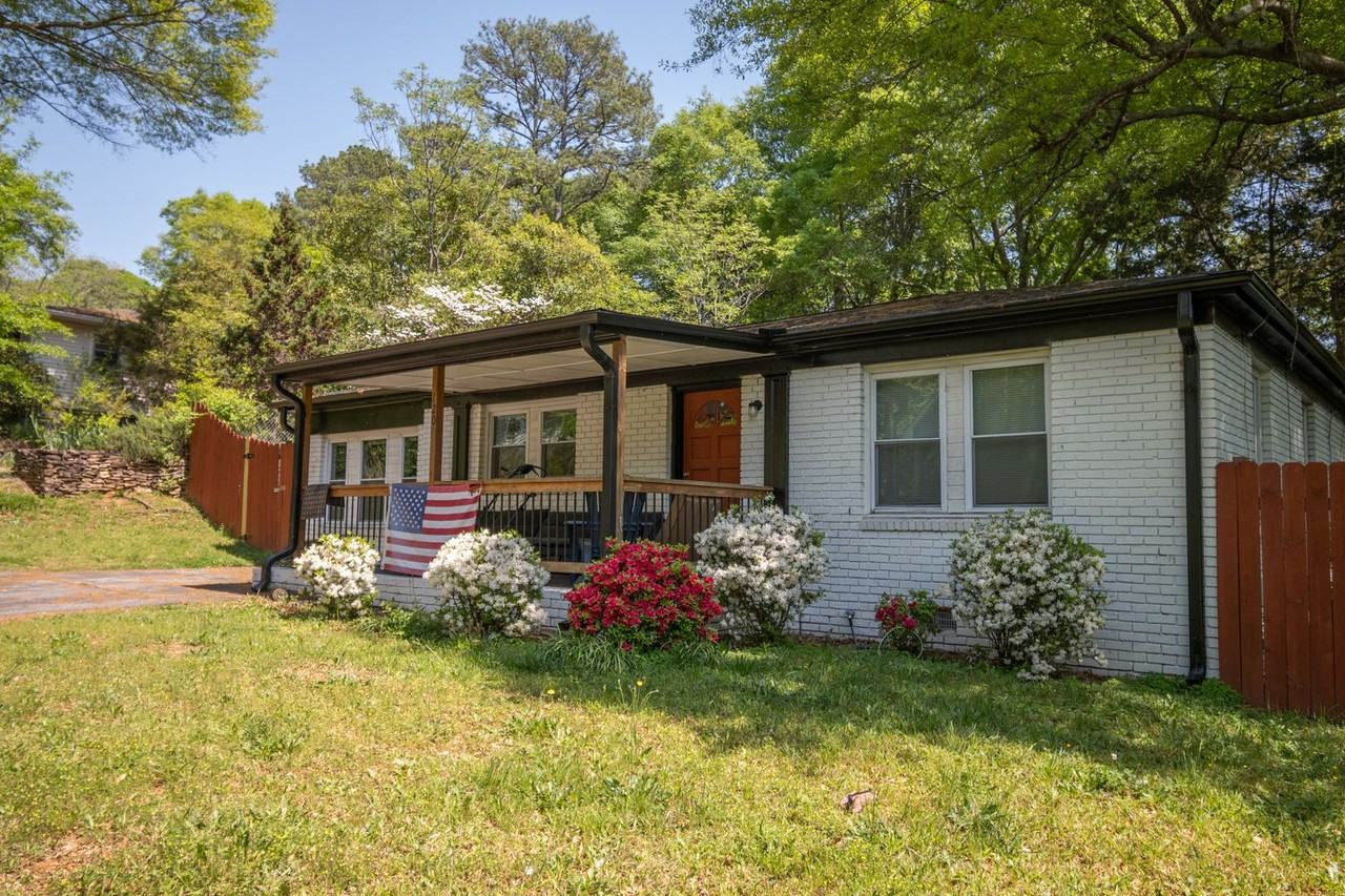 120 Hillside St - Photo 2 of 18