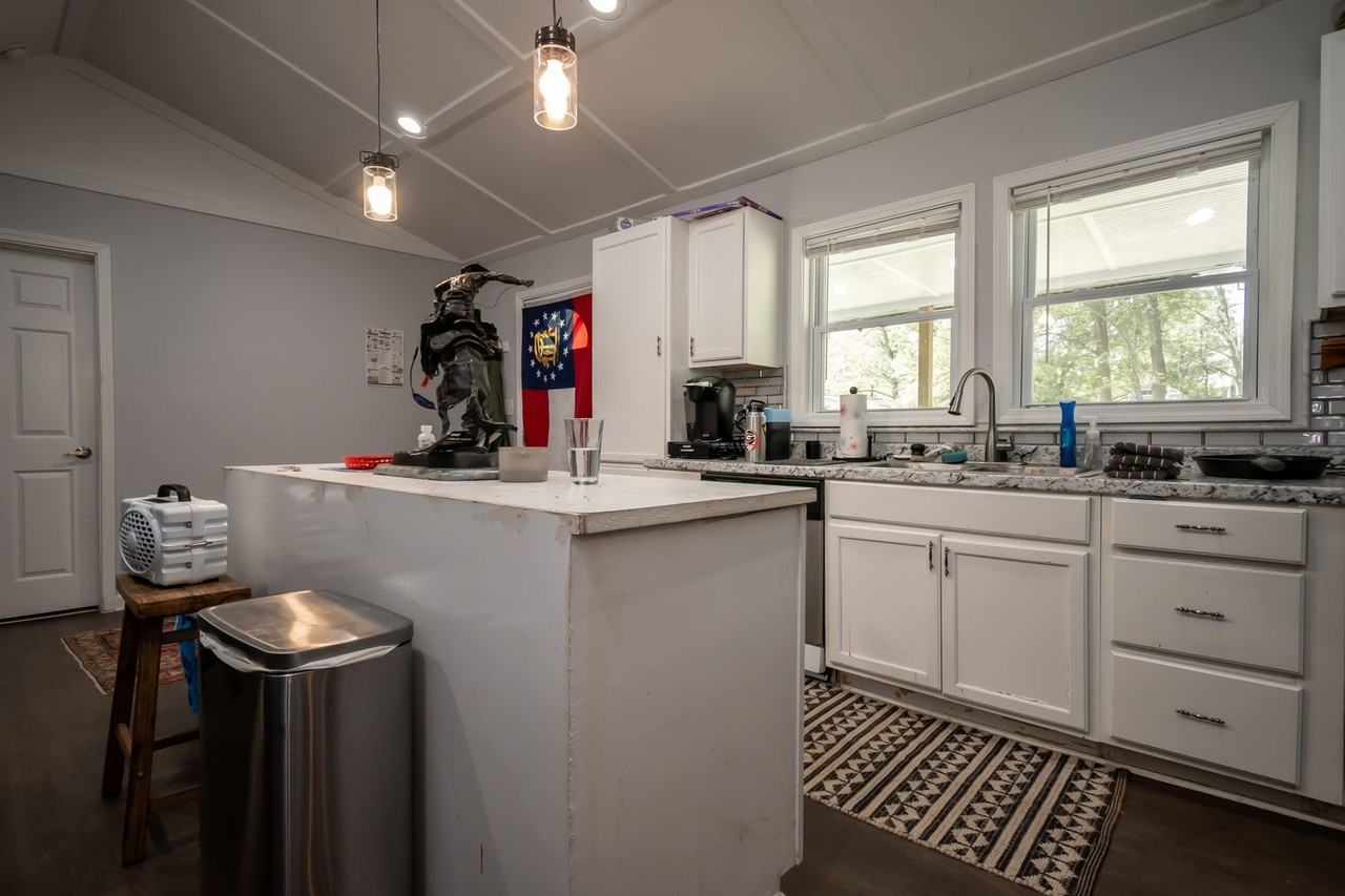 120 Hillside St - Photo 6 of 18