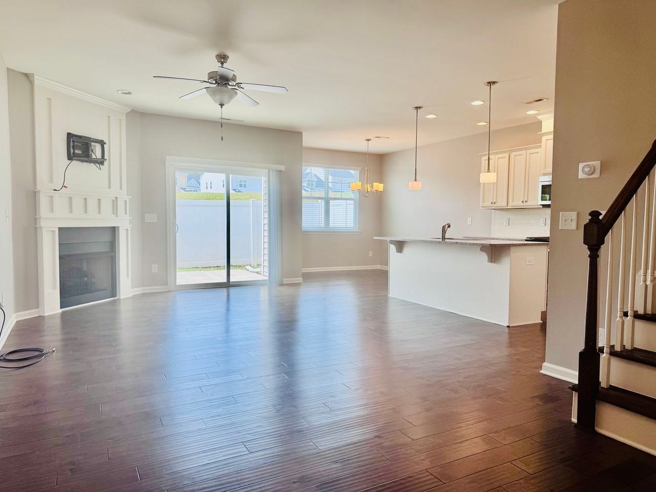 211 Torpoint Rd - Photo 2 of 40