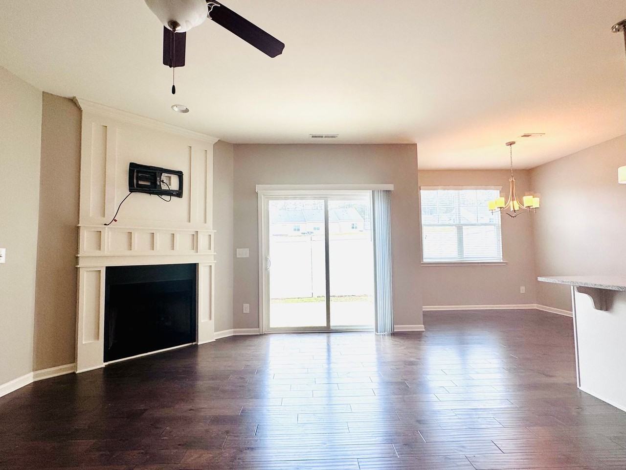 211 Torpoint Rd - Photo 3 of 40
