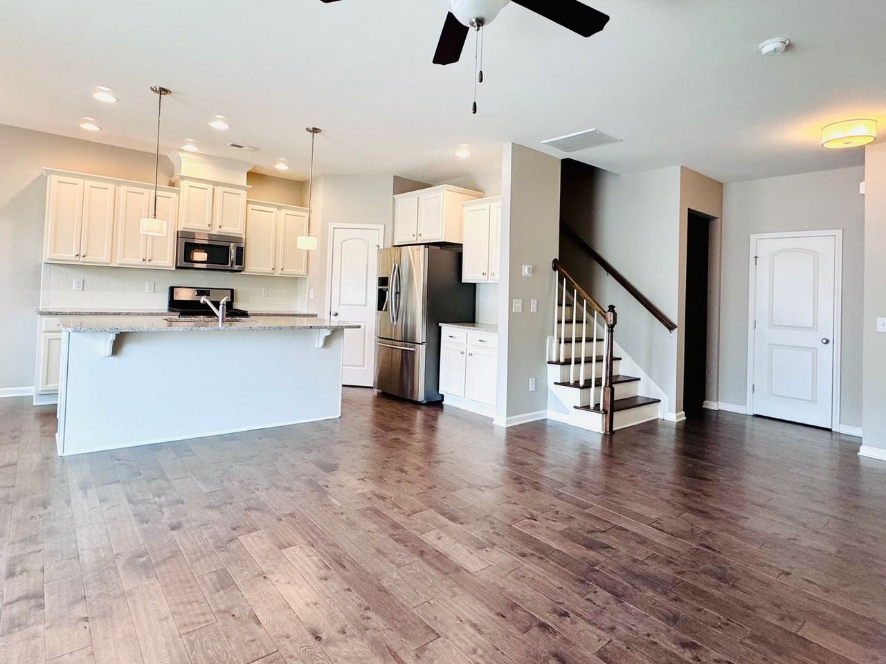 211 Torpoint Rd - Photo 4 of 40