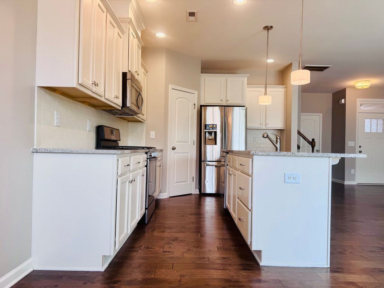 211 Torpoint Rd - Photo 6 of 40