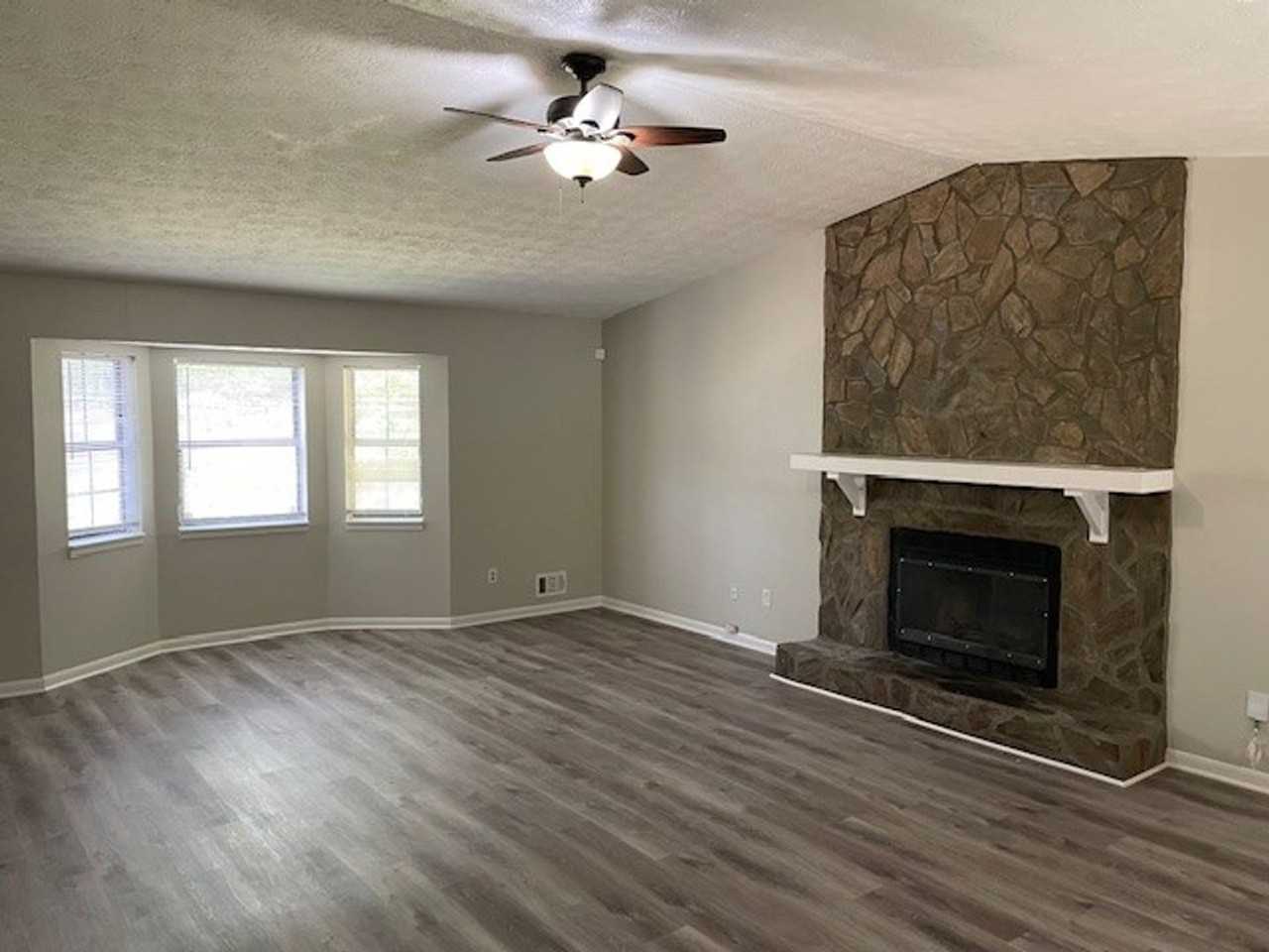 7345 Chaucer Ct - Photo 3 of 16