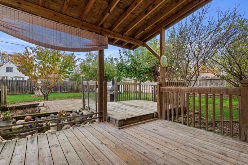 2757 S 68th St - Photo 2 of 23