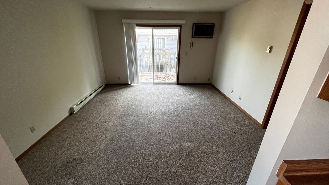 2311 Meadow - Photo 3 of 7