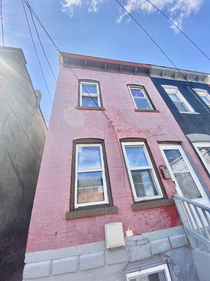 23 Meade St - Photo 3 of 13