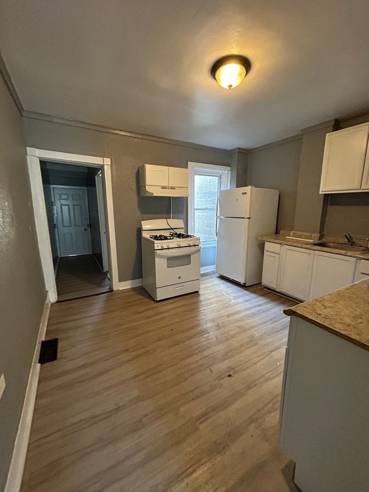 23 Meade St - Photo 7 of 13