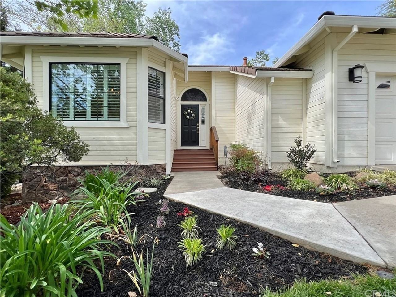 1 Sir Aaron Ct - Photo 2 of 22