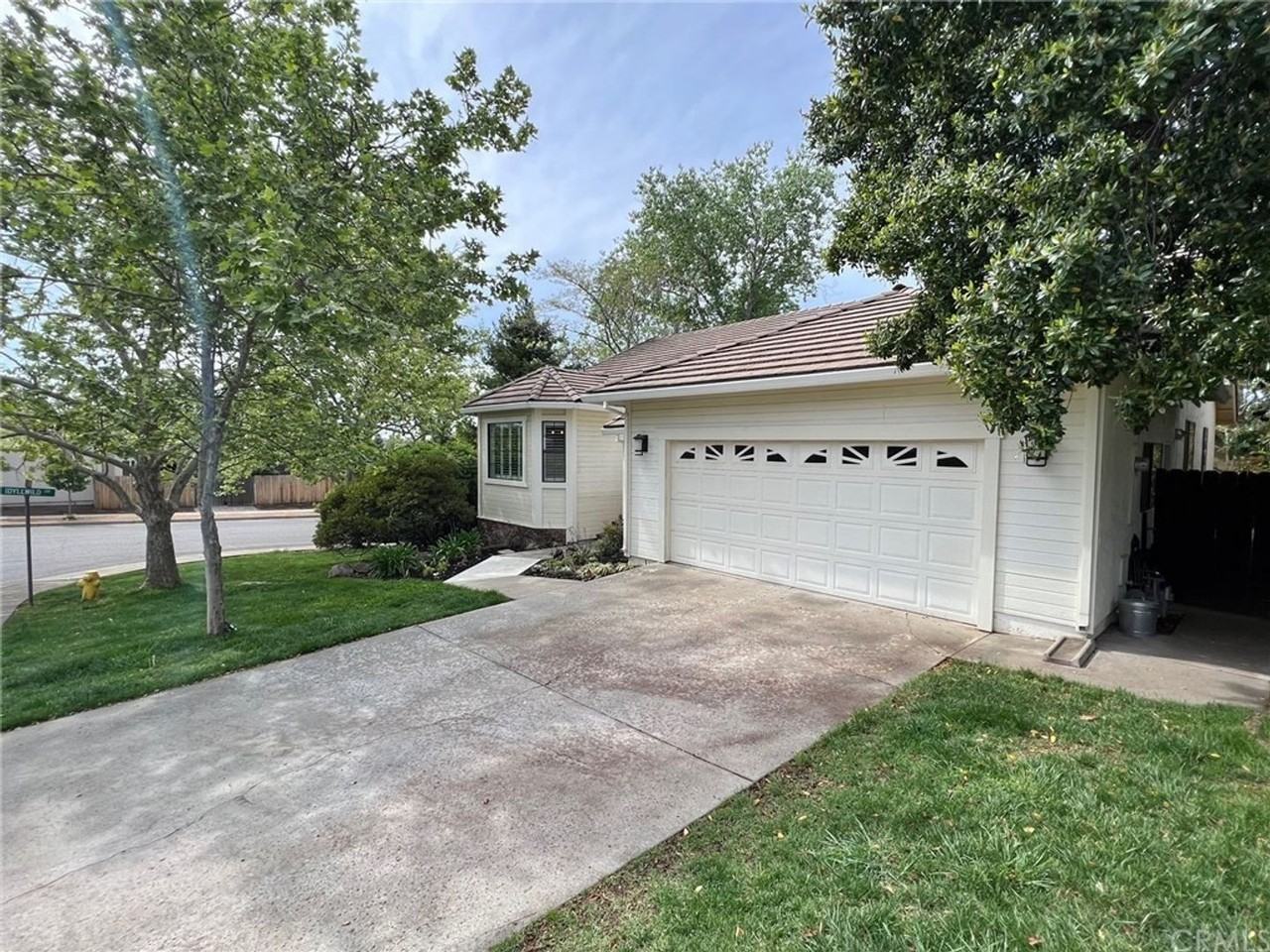 1 Sir Aaron Ct - Photo 3 of 22