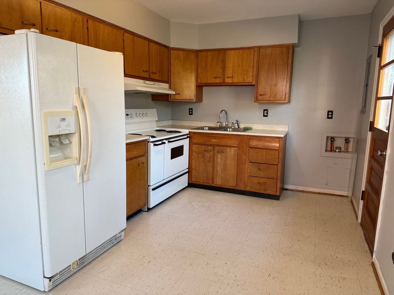 802 Nancy St - Photo 3 of 10