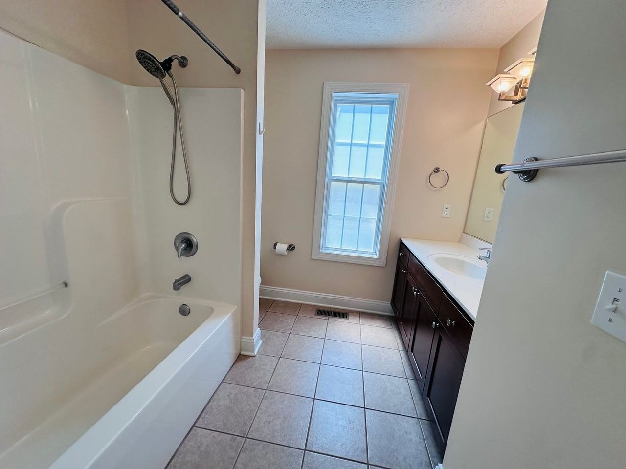500 Tall Oak Blvd - Photo 4 of 10