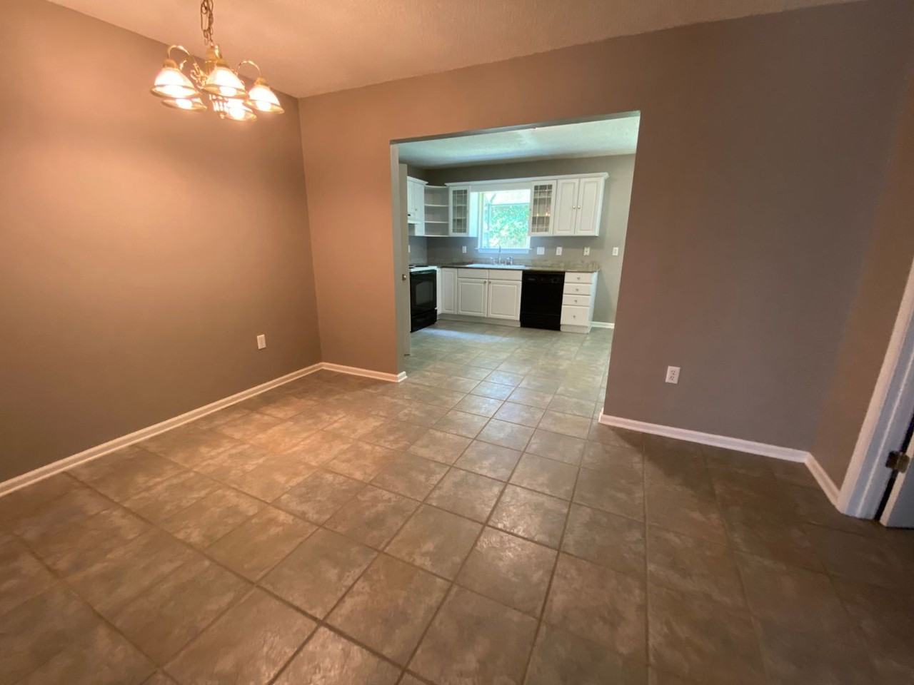119 White Ave - Photo 4 of 9