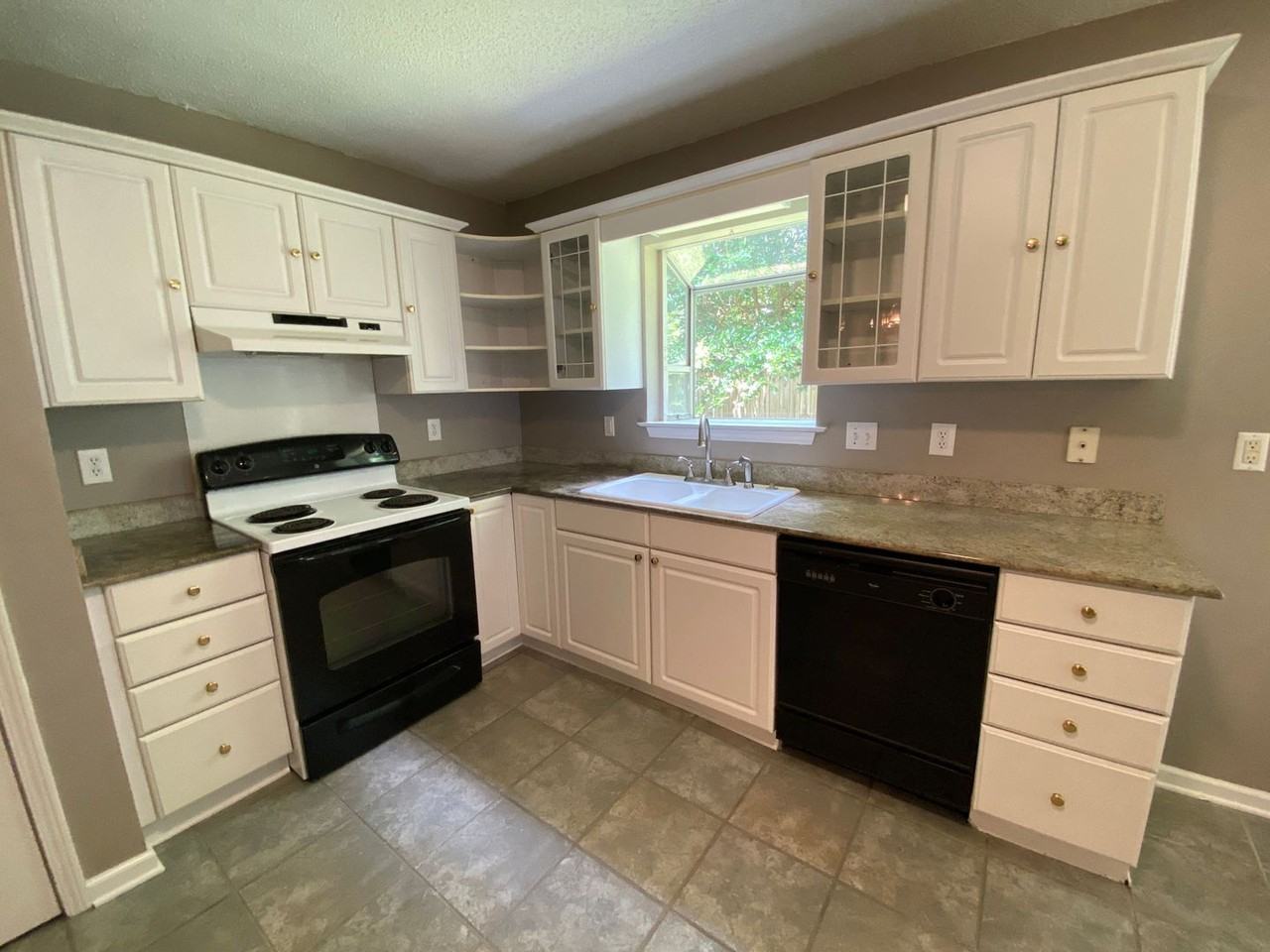 119 White Ave - Photo 5 of 9