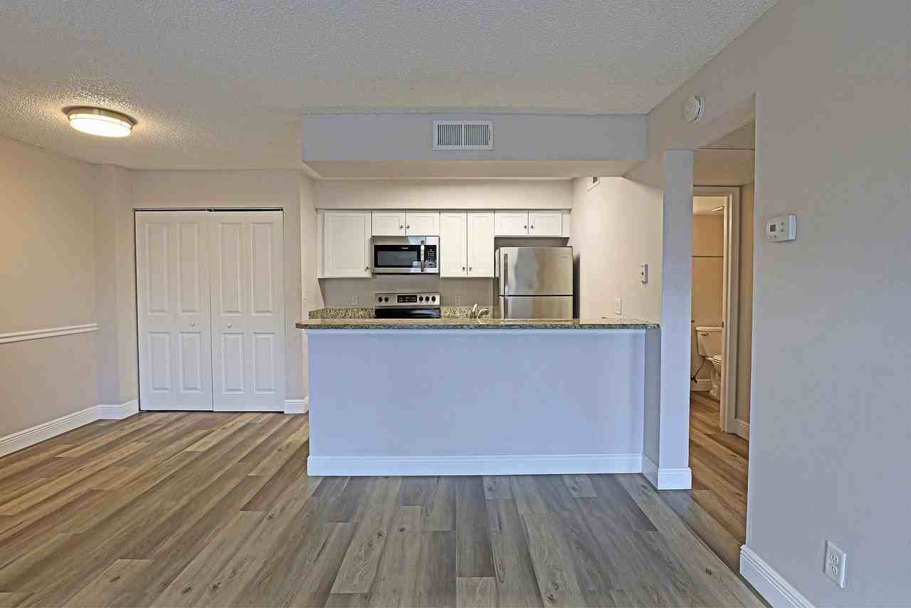 5329 Summerlin Rd - Photo 3 of 29