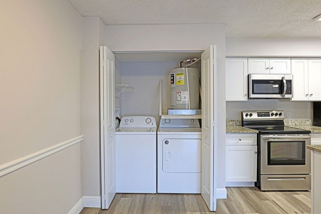 5329 Summerlin Rd - Photo 5 of 29