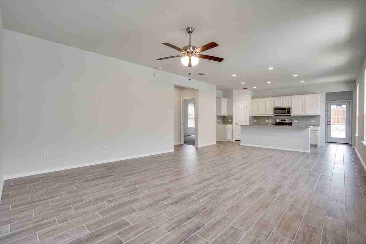 2330 Aspen Hill Dr - Photo 2 of 24