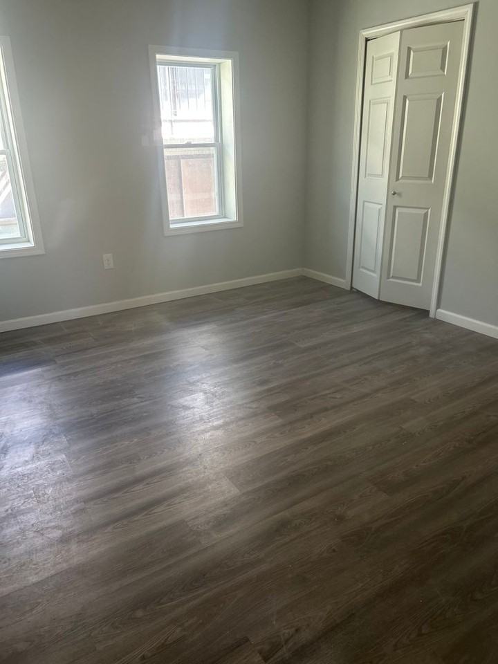 17568-70 17568-70 Lakeshore - 9 #9 - Photo 3 of 13