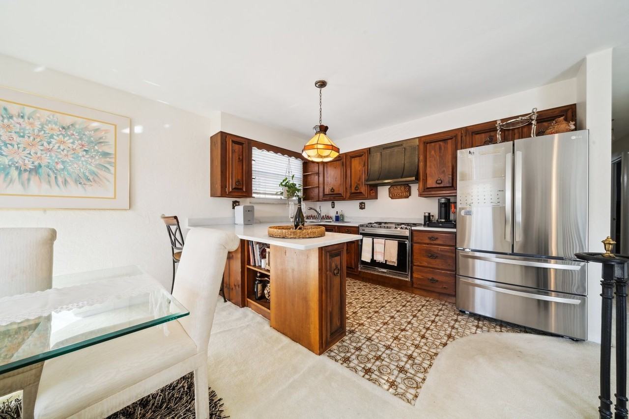 1407 Spruce St - Photo 3 of 15