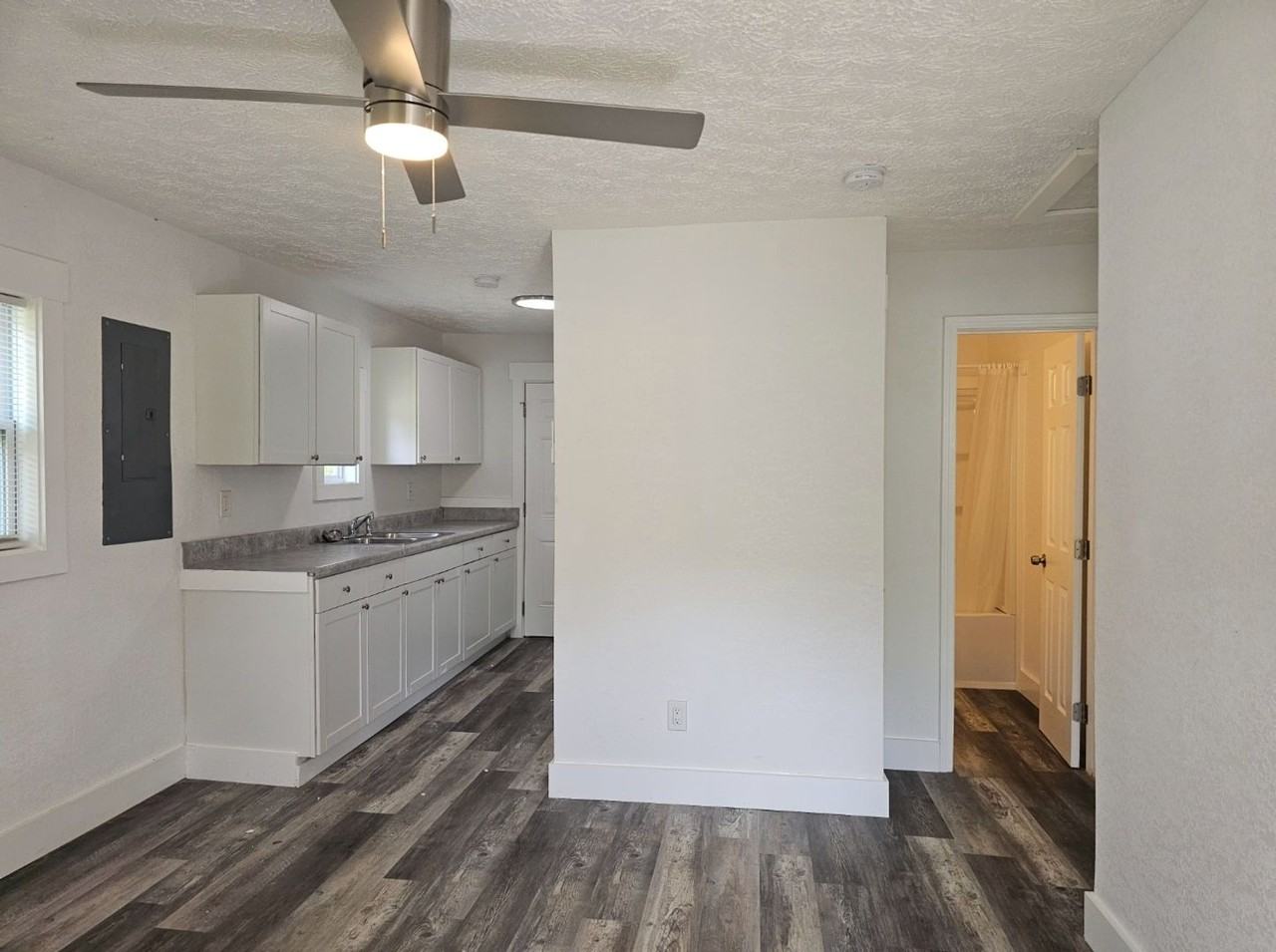 163 Kathryn Rd - Photo 7 of 32