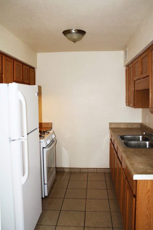 7901 Trumbull Ave. SE - Photo 2 of 8