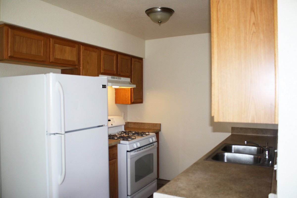 7901 Trumbull Ave. SE - Photo 5 of 8