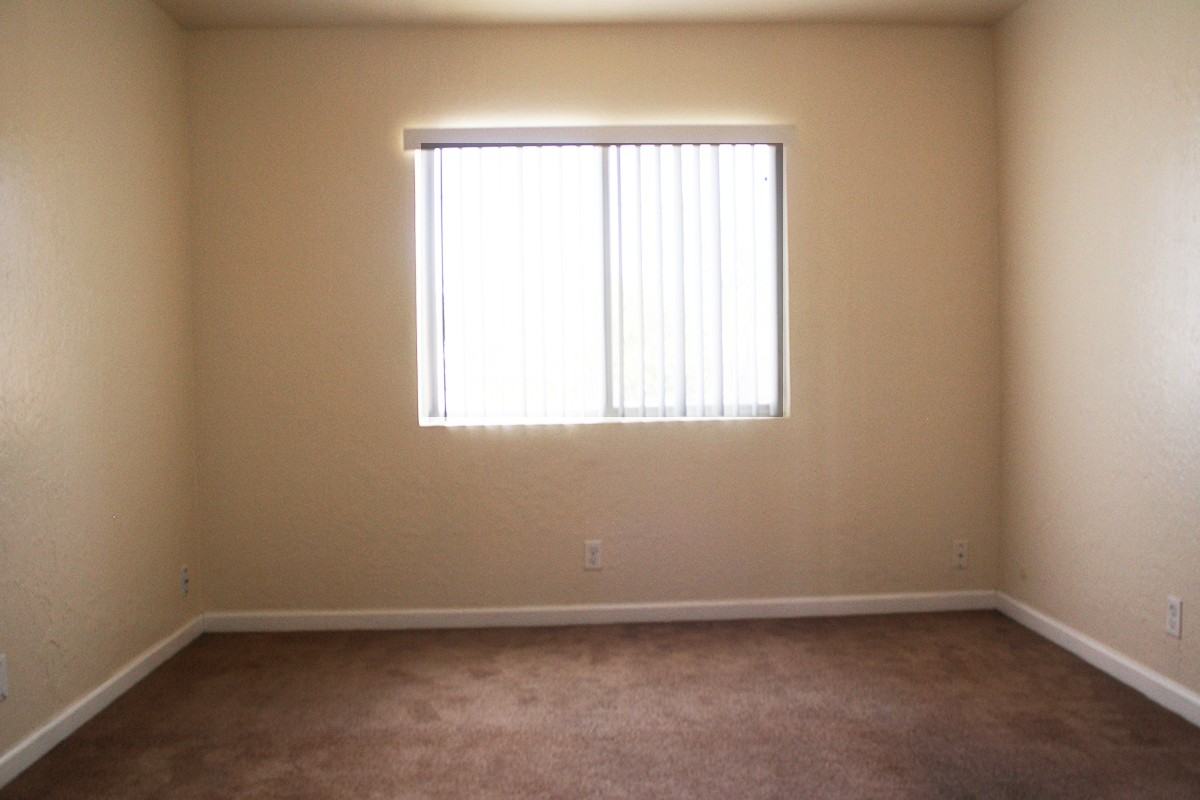 7901 Trumbull Ave. SE - Photo 6 of 8